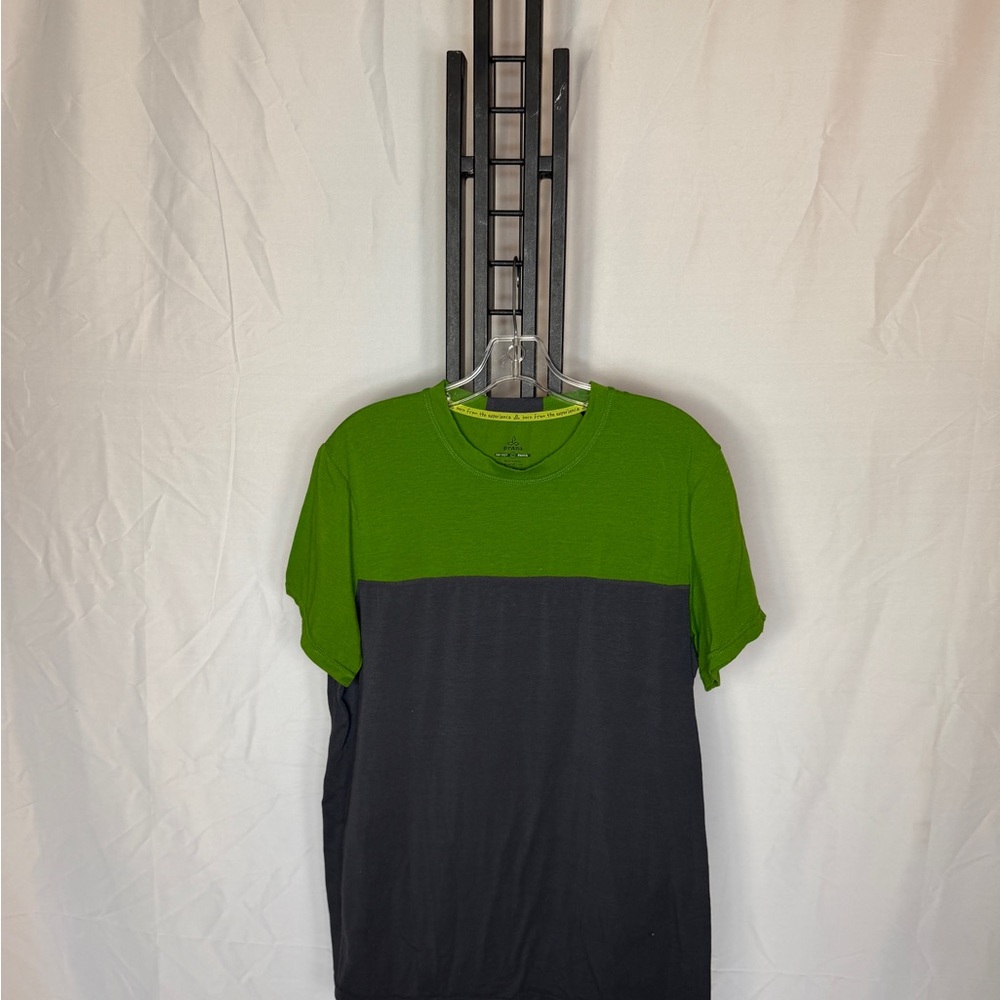 Prana Green and Black Short Sleeve‎ Tee